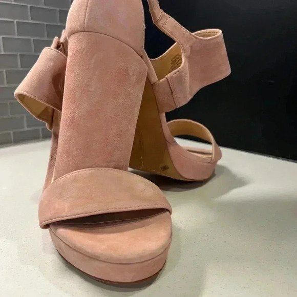 Vince Camuto Mauve Suede Block Heel Ankle Strap - Size 10 - Picture 12 of 14